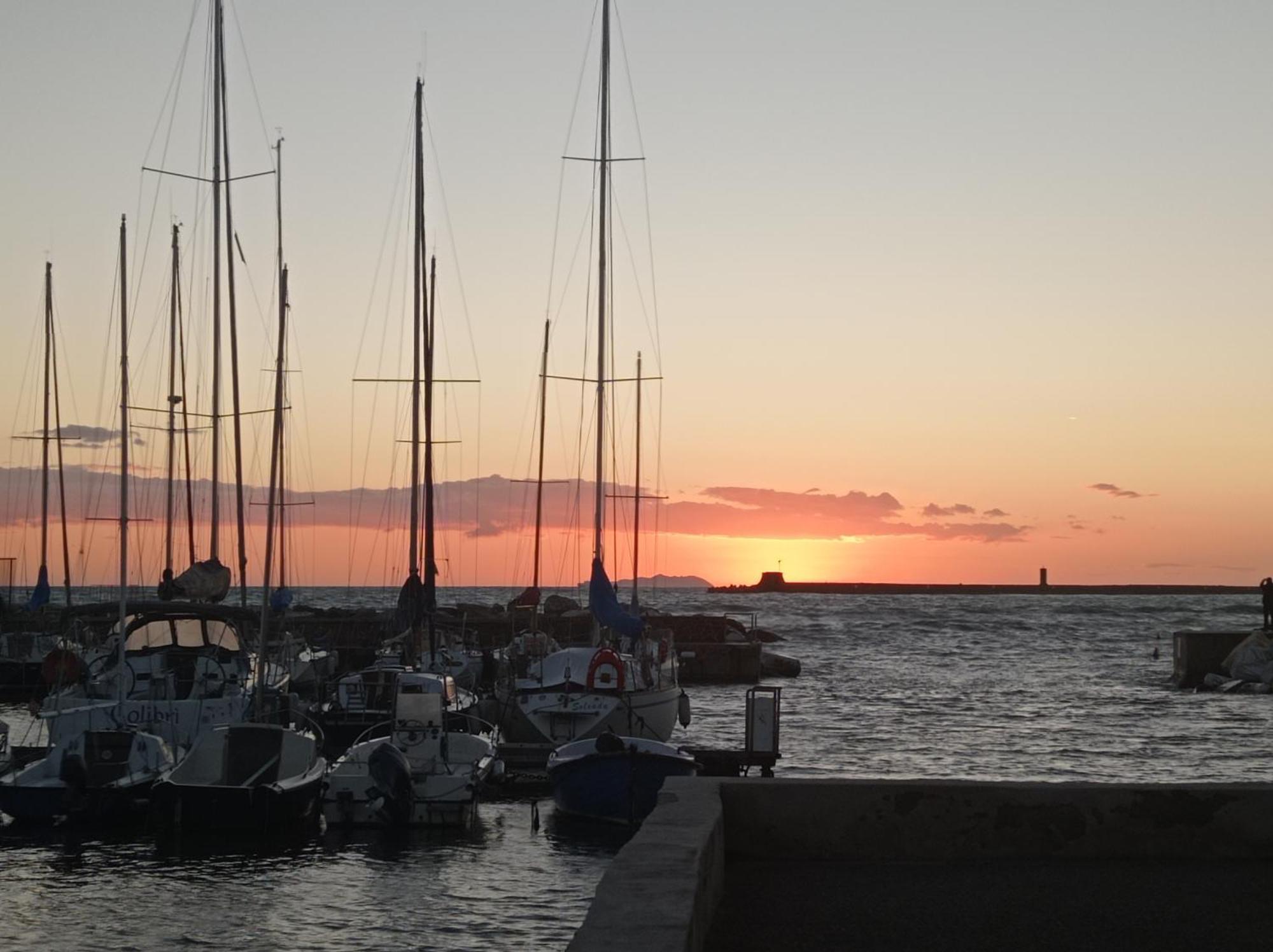 Appartamento Con Incantevole Vista Mare Livorno Exterior foto